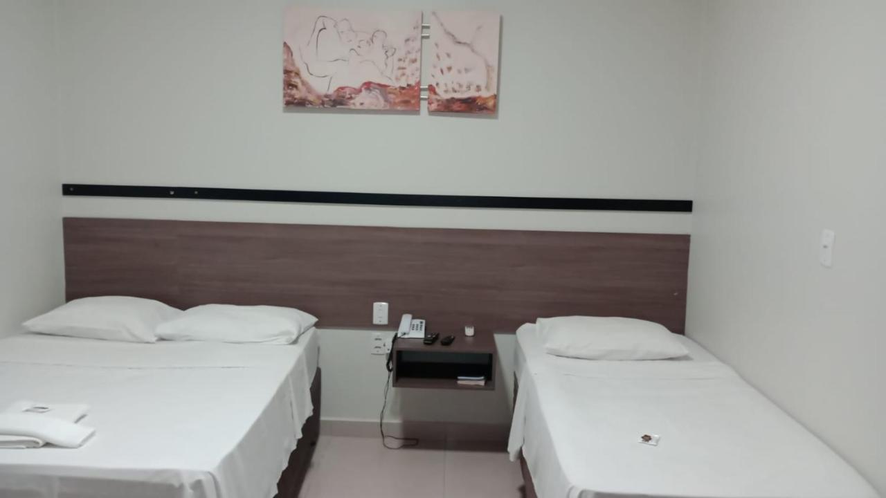 Hotel Plaza Pontes E Lacerda Екстер'єр фото